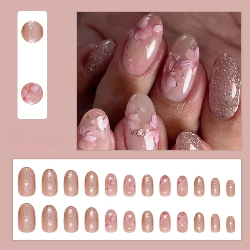 Uñas press on Rosa flores dorados
