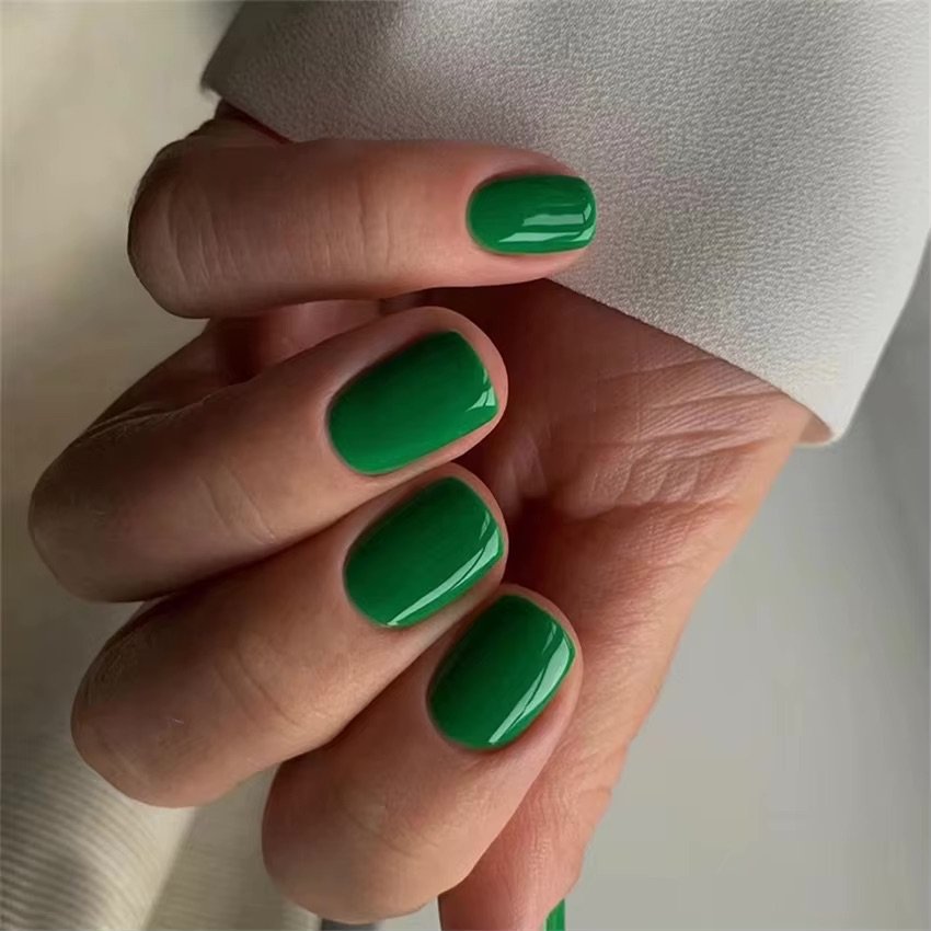 Uñas press on jade redondeada